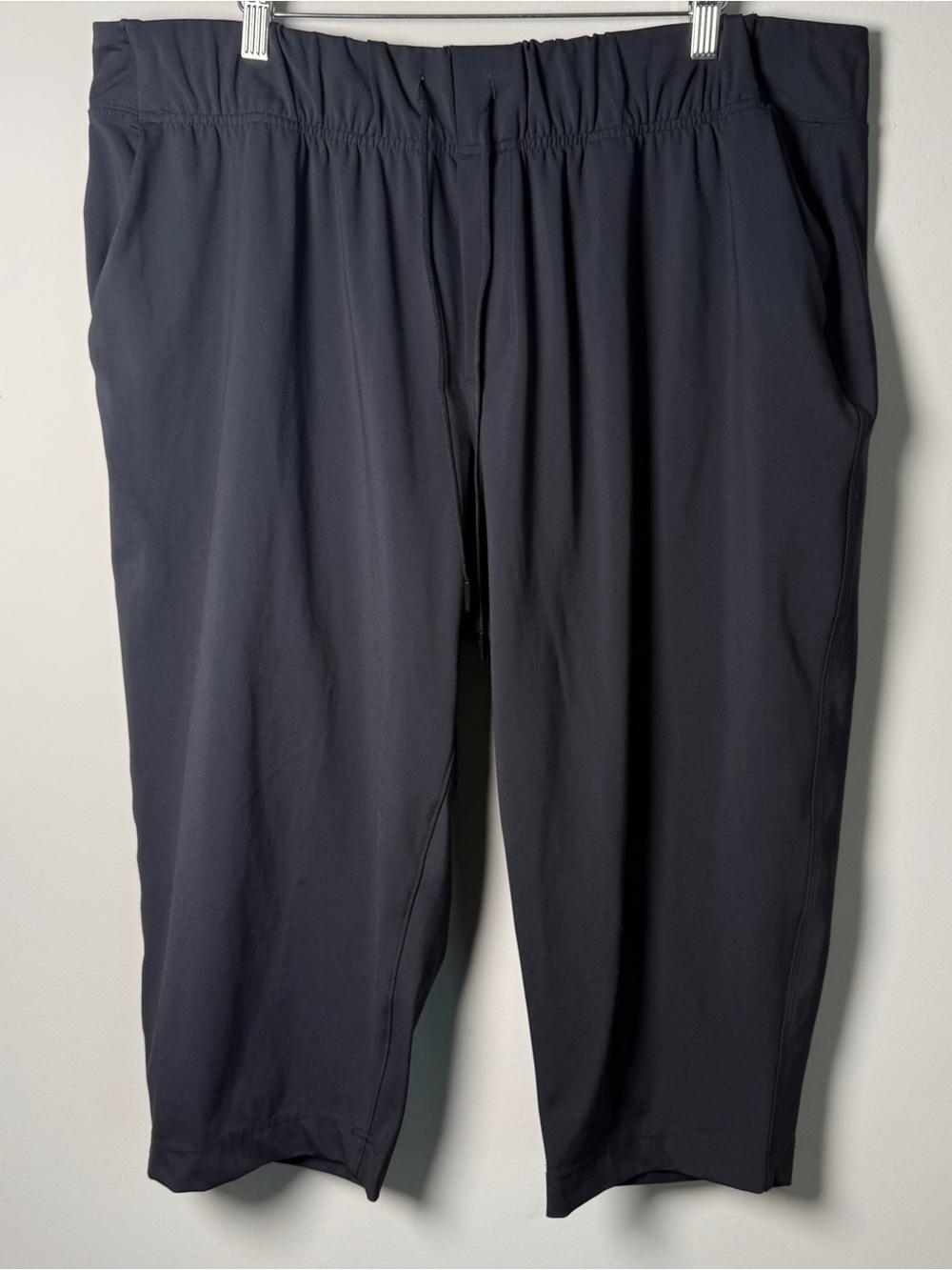 LIVI Lane Bryant Black Capri Pants Elastic Waist Drawstring Plus Size 18/20